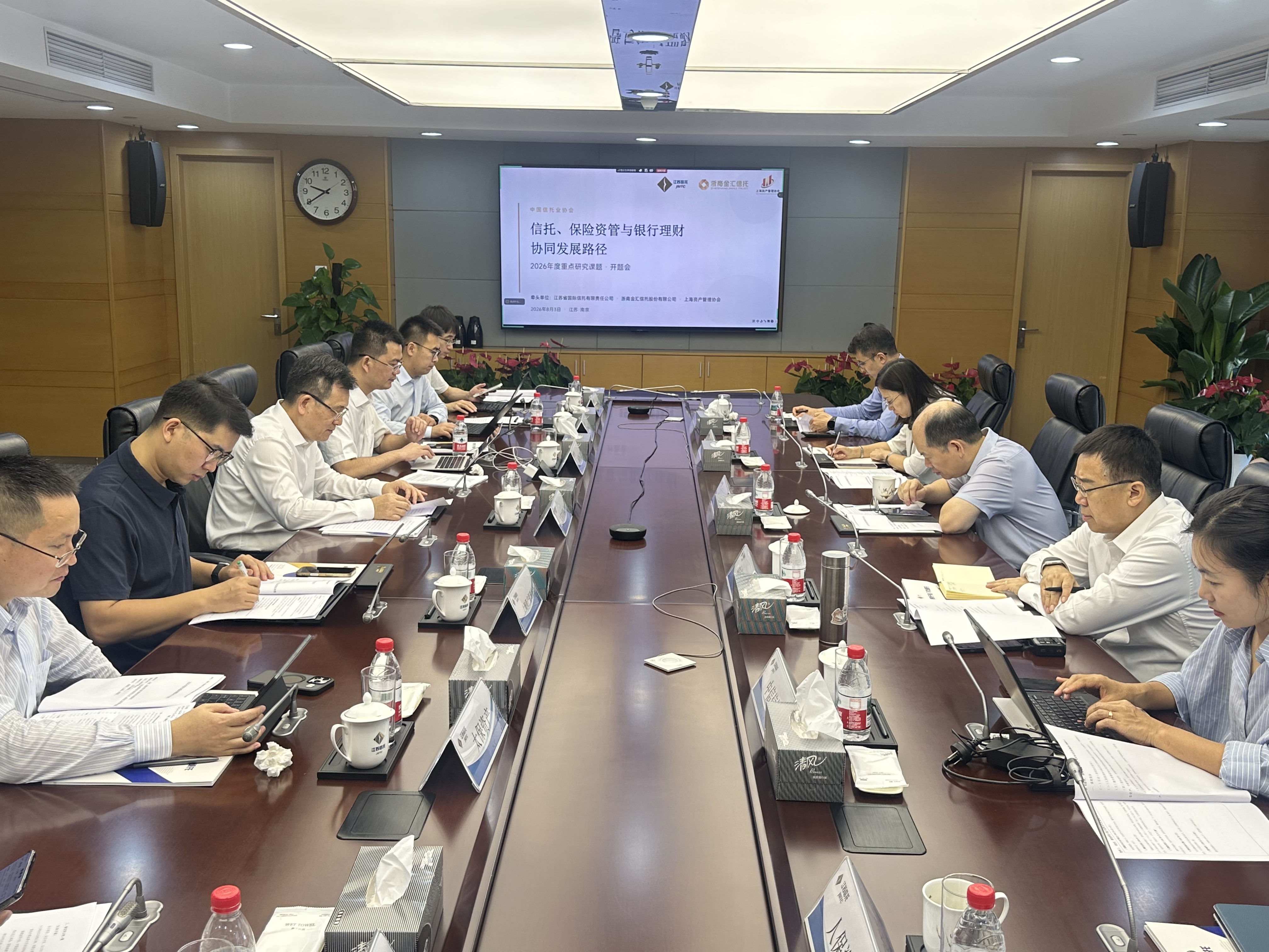 照片.jpg 照片.jpg
